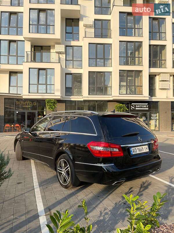 Универсал Mercedes-Benz E-Class 2011 в Ужгороде