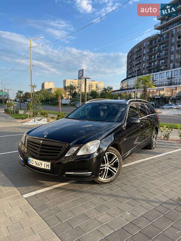 Универсал Mercedes-Benz E-Class 2011 в Ужгороде