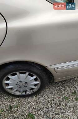 Седан Mercedes-Benz E-Class 2001 в 