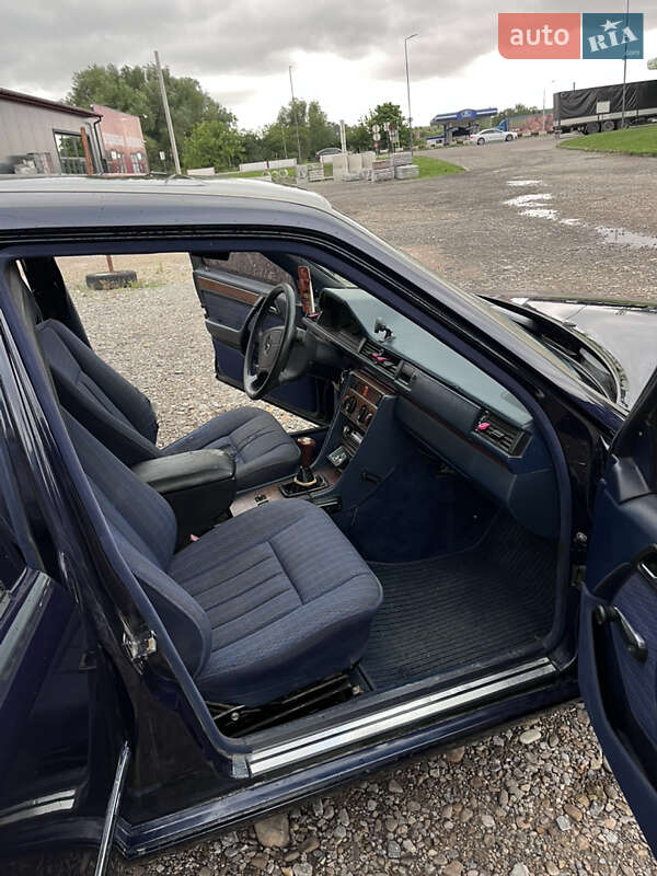 Седан Mercedes-Benz E-Class 1991 в Рогатині