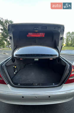 Седан Mercedes-Benz E-Class 2003 в 