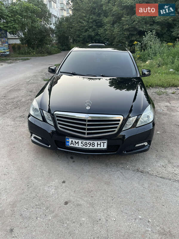 Седан Mercedes-Benz E-Class 2010 в Житомире