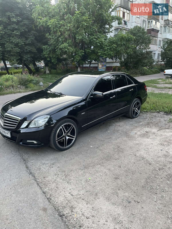 Седан Mercedes-Benz E-Class 2010 в Житомире