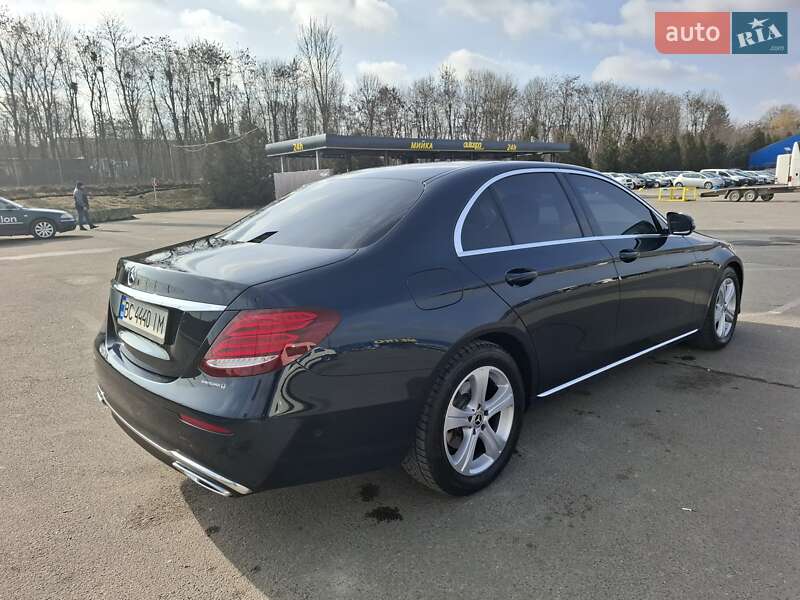 Седан Mercedes-Benz E-Class 2016 в Львові