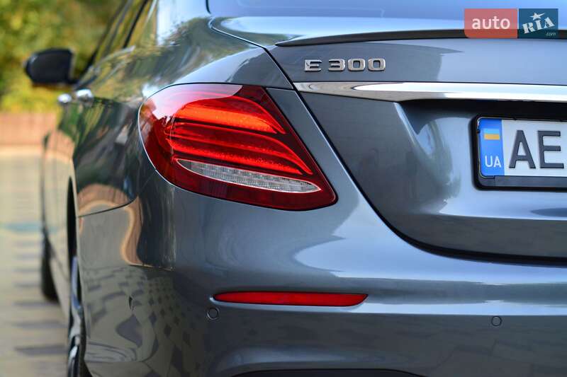 Седан Mercedes-Benz E-Class 2016 в Кривому Розі