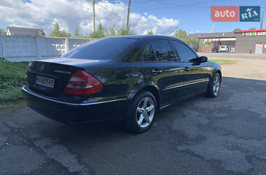 Седан Mercedes-Benz E-Class 2004 в  фото 5 Седан Mercedes-Benz E-Class 2004 в
