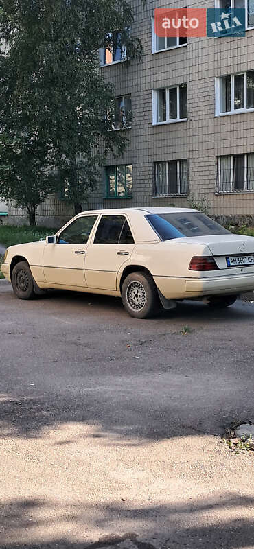 Mercedes-Benz E-Class 1992