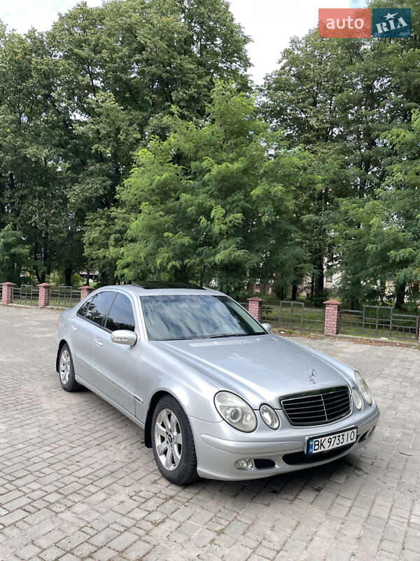 Седан Mercedes-Benz E-Class 2002 в Владимирце