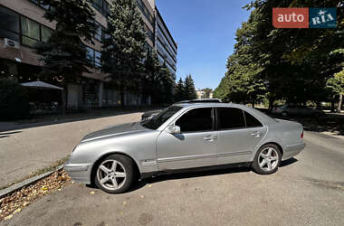 Седан Mercedes-Benz E-Class 1999 в 