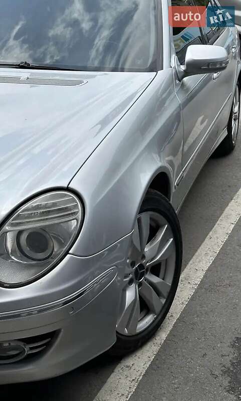 Седан Mercedes-Benz E-Class 2008 в Львове