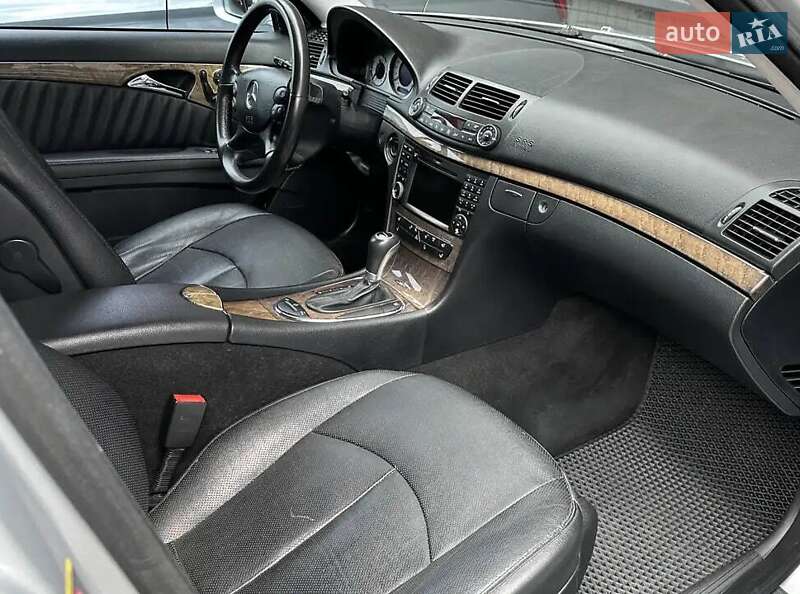 Седан Mercedes-Benz E-Class 2008 в Львове