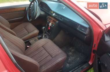 Универсал Mercedes-Benz E-Class 1985 в 