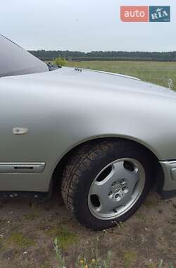 Седан Mercedes-Benz E-Class 1999 в 
