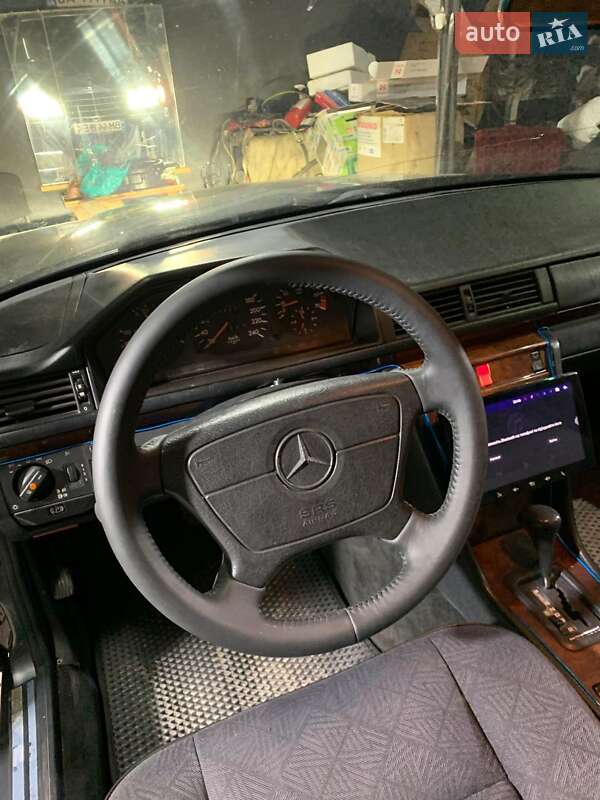 Седан Mercedes-Benz E-Class 1994 в Сумах