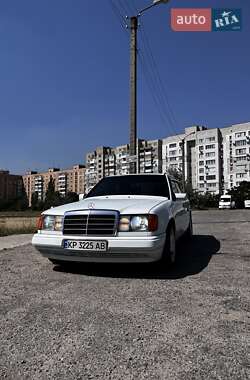Седан Mercedes-Benz E-Class 1985 в Запоріжжі