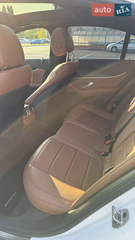 Седан Mercedes-Benz E-Class 2022 в Києві