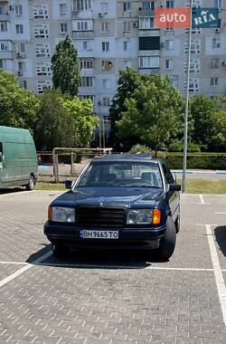 Седан Mercedes-Benz E-Class 1988 в Одессе