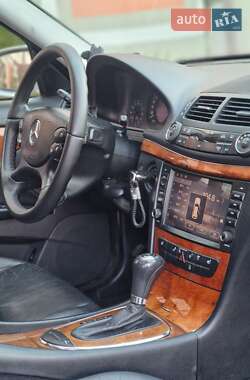 Седан Mercedes-Benz E-Class 2008 в 