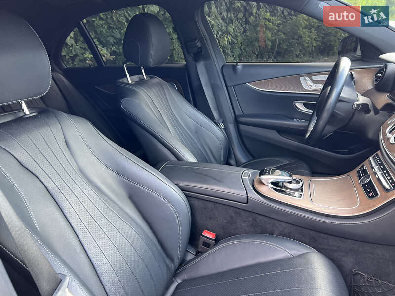 Седан Mercedes-Benz E-Class 2020 в Киеве