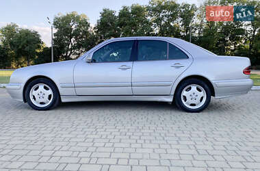 Седан Mercedes-Benz E-Class 2000 в Одессе