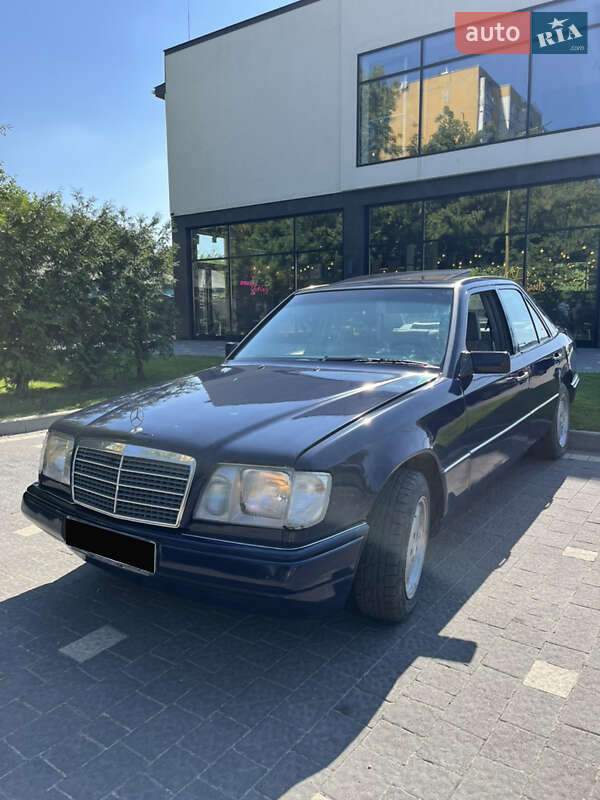 Седан Mercedes-Benz E-Class 1995 в Ужгороді