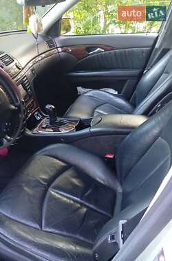 Седан Mercedes-Benz E-Class 2002 в 