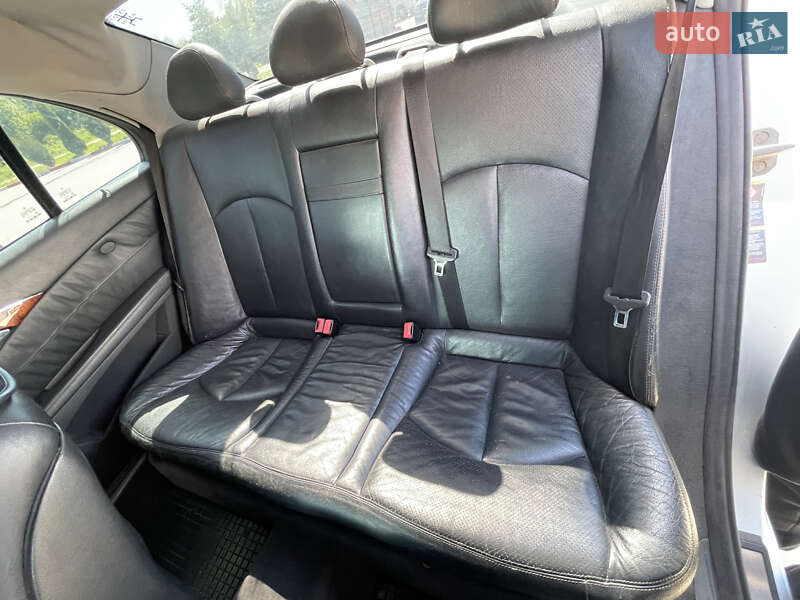 Седан Mercedes-Benz E-Class 2003 в Черновцах