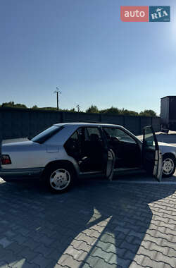 Седан Mercedes-Benz E-Class 1993 в 