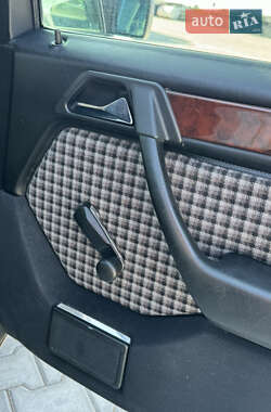 Седан Mercedes-Benz E-Class 1993 в 