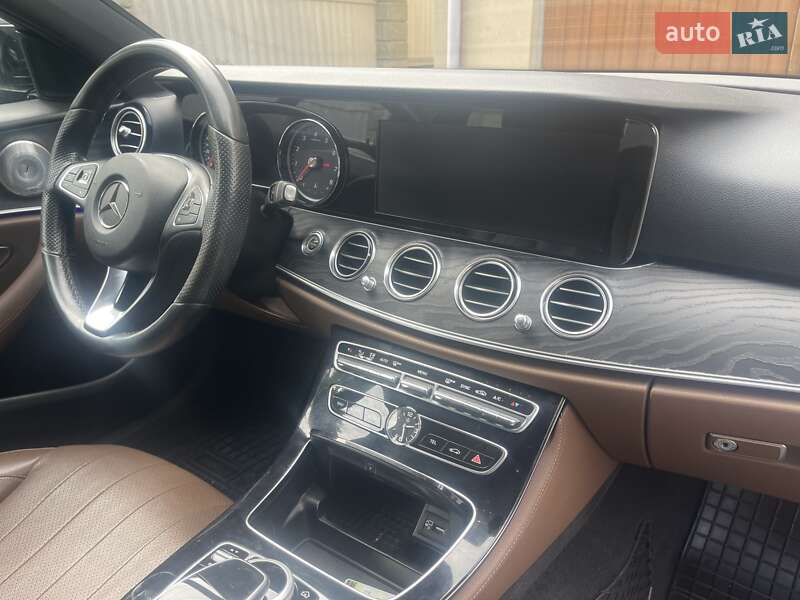 Седан Mercedes-Benz E-Class 2016 в Ровно