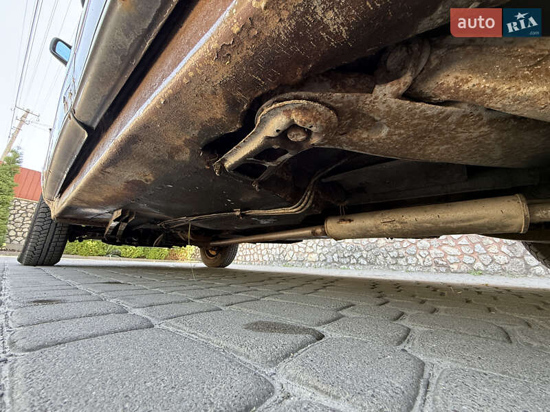 Седан Mercedes-Benz E-Class 1983 в Кременці