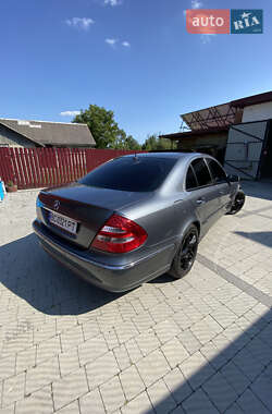 Седан Mercedes-Benz E-Class 2004 в 
