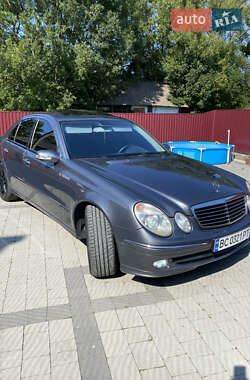 Седан Mercedes-Benz E-Class 2004 в 
