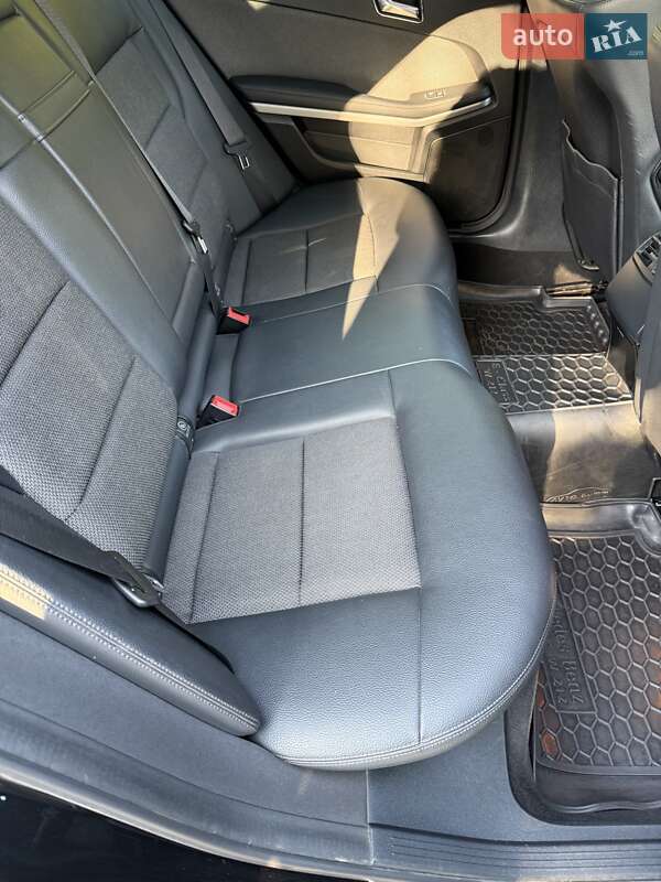 Седан Mercedes-Benz E-Class 2010 в Хмельницькому фото 39 Седан Mercedes-Benz E-Class 2010 в Хмельницькому