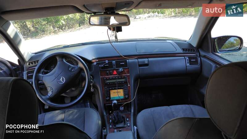 Седан Mercedes-Benz E-Class 2001 в Первомайську фото 3 Седан Mercedes-Benz E-Class 2001 в Первомайську