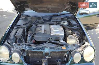 Седан Mercedes-Benz E-Class 2001 в 