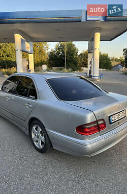 Седан Mercedes-Benz E-Class 2000 в 