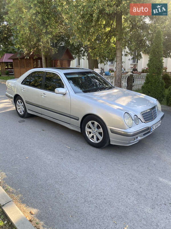 Седан Mercedes-Benz E-Class 2001 в 