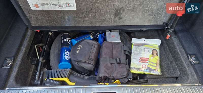 Універсал Mercedes-Benz E-Class 2008 в Львові фото 27 Універсал Mercedes-Benz E-Class 2008 в Львові