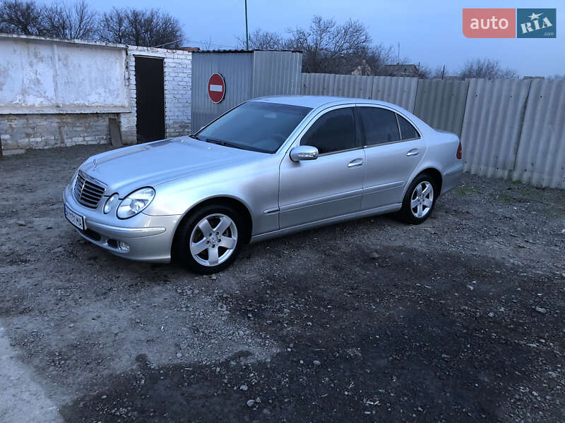 Седан Mercedes-Benz E-Class 2003 в Снигиревке