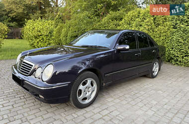 Седан Mercedes-Benz E-Class 2001 в Львове