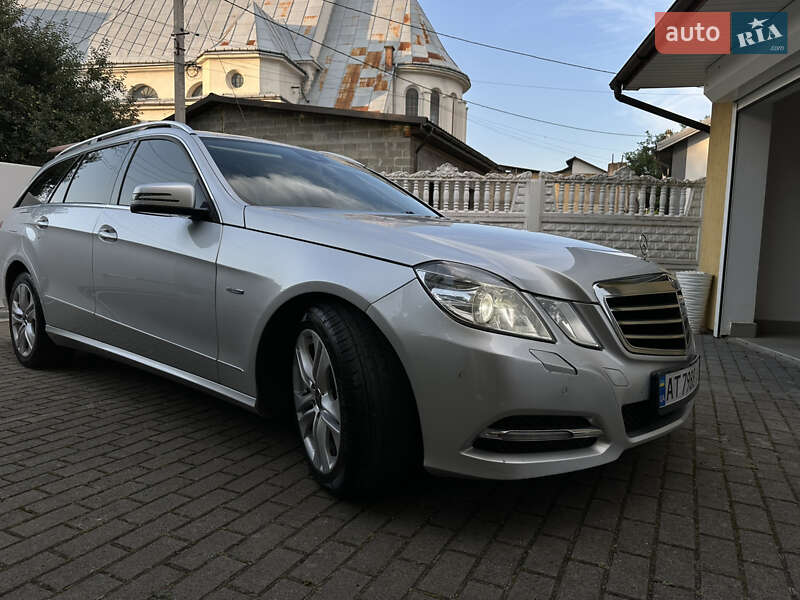 Универсал Mercedes-Benz E-Class 2011 в Надворной