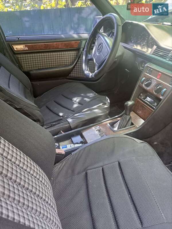 Седан Mercedes-Benz E-Class 1992 в Ананьїві фото 6 Седан Mercedes-Benz E-Class 1992 в Ананьїві