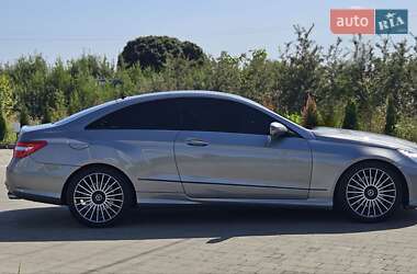 Купе Mercedes-Benz E-Class 2009 в 