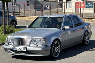 Седан Mercedes-Benz E-Class 1993 в 