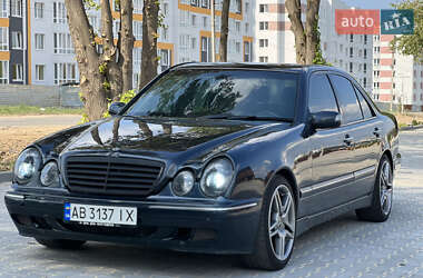 Седан Mercedes-Benz E-Class 2000 в 