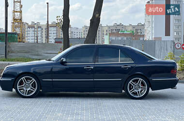 Седан Mercedes-Benz E-Class 2000 в 