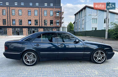 Седан Mercedes-Benz E-Class 2000 в 