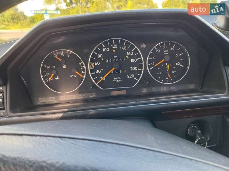 Седан Mercedes-Benz E-Class 1993 в Золочеві фото 10 Седан Mercedes-Benz E-Class 1993 в Золочеві