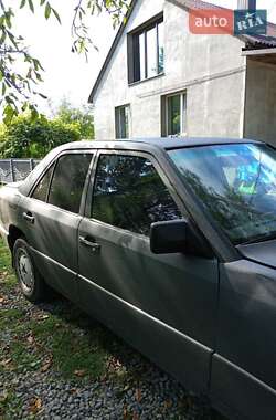 Седан Mercedes-Benz E-Class 1989 в Здолбунове